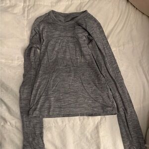 Lululemon Athletica Heathered Gray Long Sleeve Top